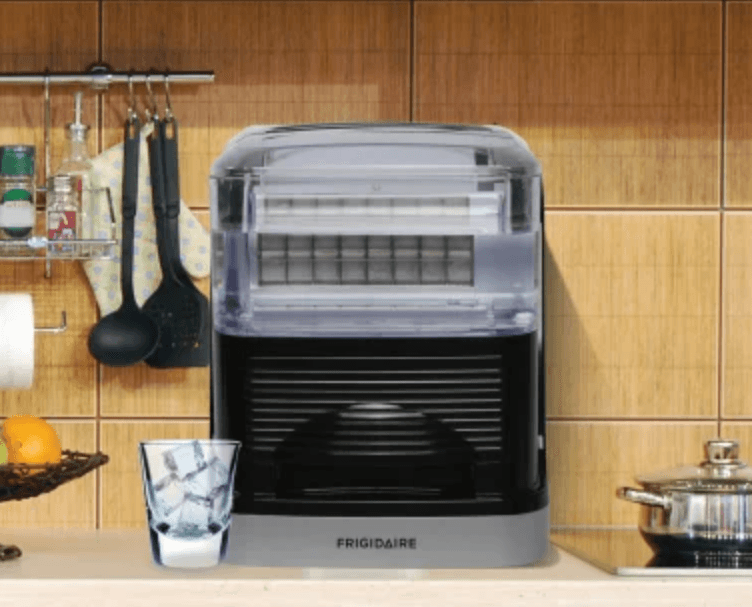 Frigidaire EFIC229-VCM 33 lbs Compact Ice Maker User Manual