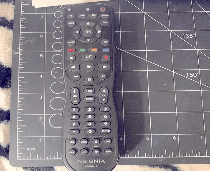 Insignia NS-RMT415 Universal Remote User Guide