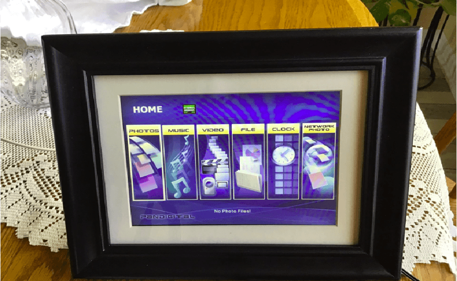PanDigital Digital Photo Frame User Guide PanDigital Digital Photo Frame User Guide-feat
