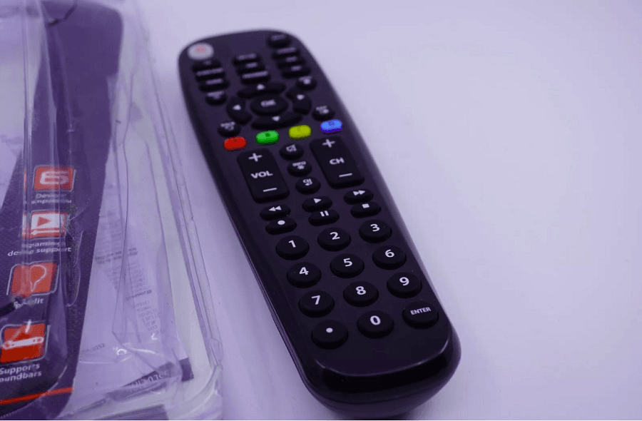 Blackweb BWB17AV002 6-Device Universal Remote User Manual