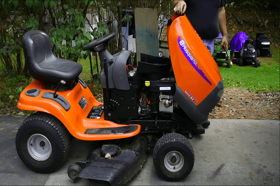 Husqvarna YTH 2448 Garden Tractor User Manual