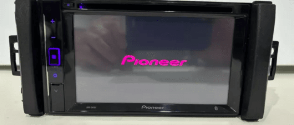 Pioneer AVH-220EX Multimedia DVD Receiver Manual Pioneer AVH-220EX Multimedia DVD Receiver-feat