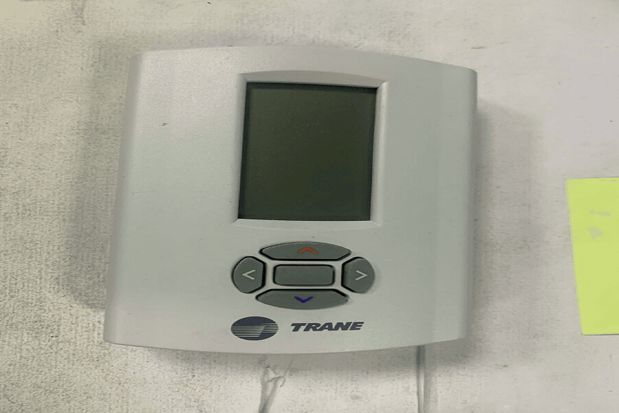 Trane BAS-SVX36C Standard and Programmable Thermostats Installation Manual