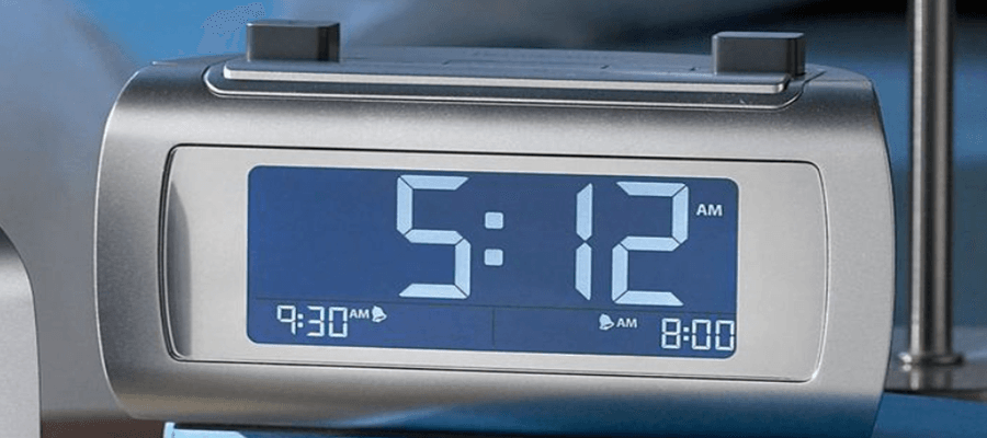 Brookstone Self-Setting Clock featured image