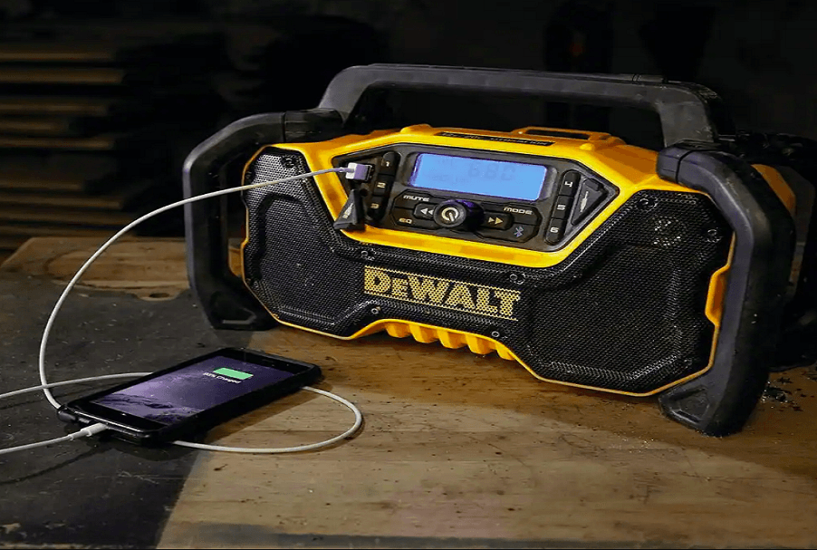 Dewalt DCR028B 12V-20V Bluetooth Radio User Manual