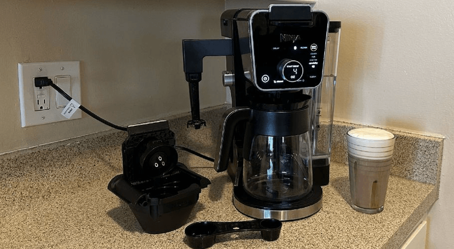 Ninja DualBrew Pro CFP200 Series Coffee Maker User Manual