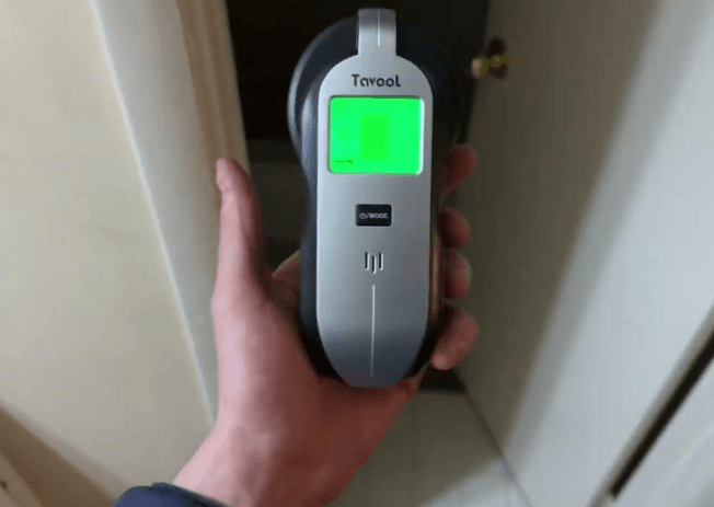 Tavool TH250 4-in-1 Wall Stud Finder User Manual