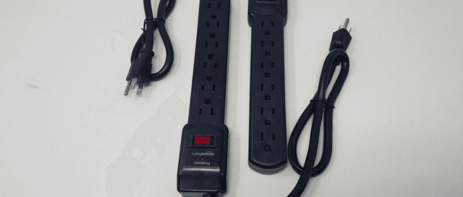 Amazon Basics 160103 6-Outlet Surge Protector Power Strip User Guide-feat