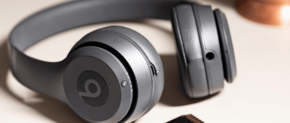 Beats Solo 4 Wireless Bluetooth On-Ear Headphones User Manual Beats Solo 4 Wireless Bluetooth On-Ear Headphones-featured