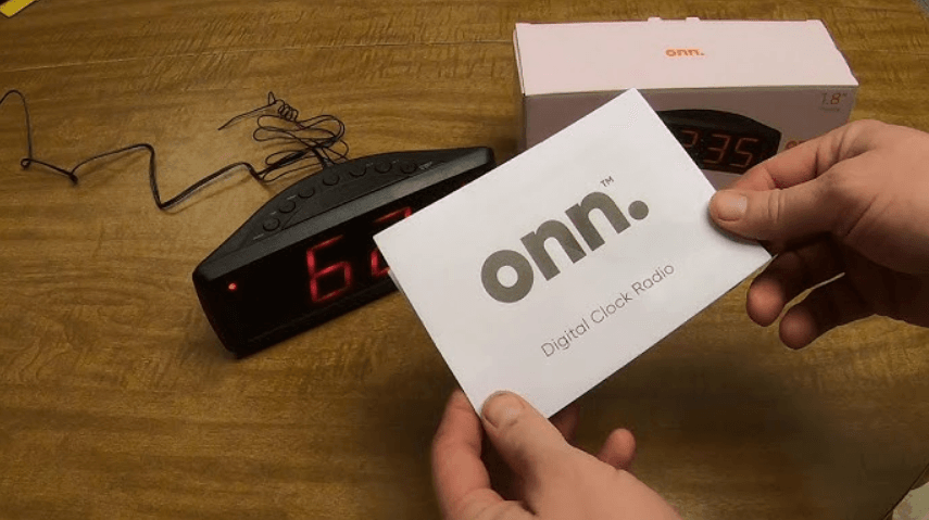 Onn ONB14AV201 digital alarm clock with radio Manual