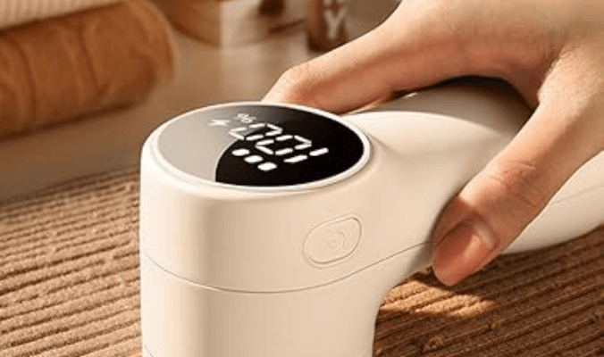 Peiyuu Q20 Rechargeable Fabric Shaver Lint Remover User Manual | ManualsLibraryy