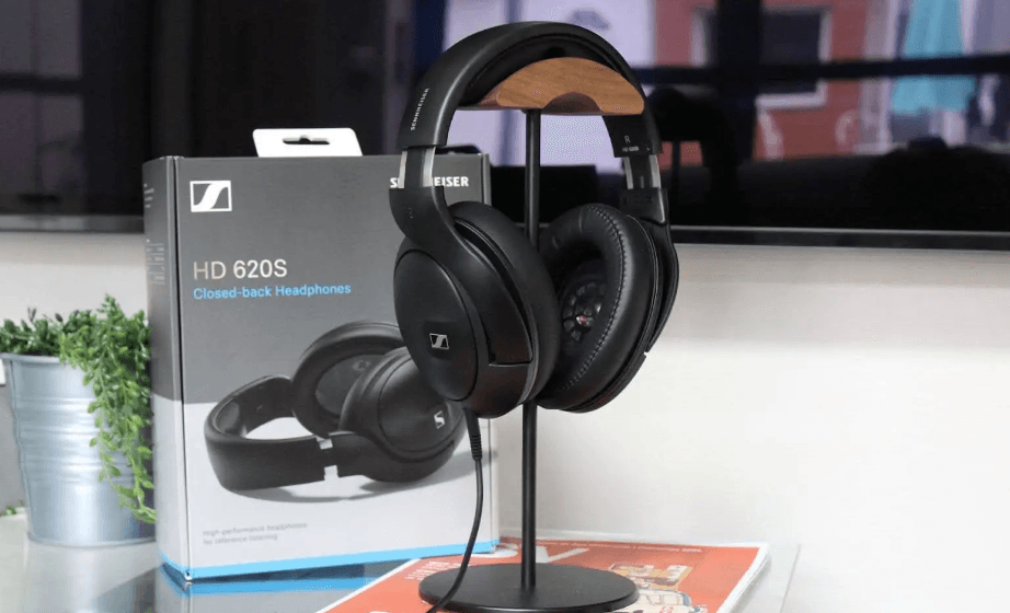 SENNHEISER HD 569 Closed Back Headphones-featured