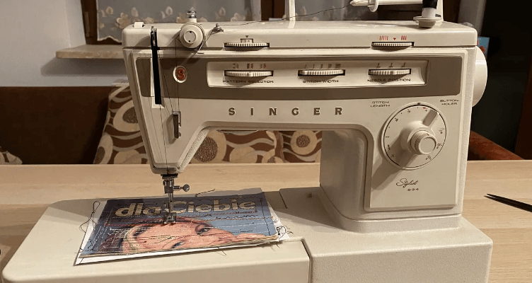 Singer Stylist 834 Sewing Machine-featured
