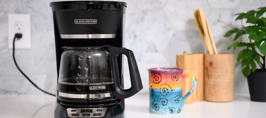 BLACK DECKER CM1110B Coffee Maker-featured