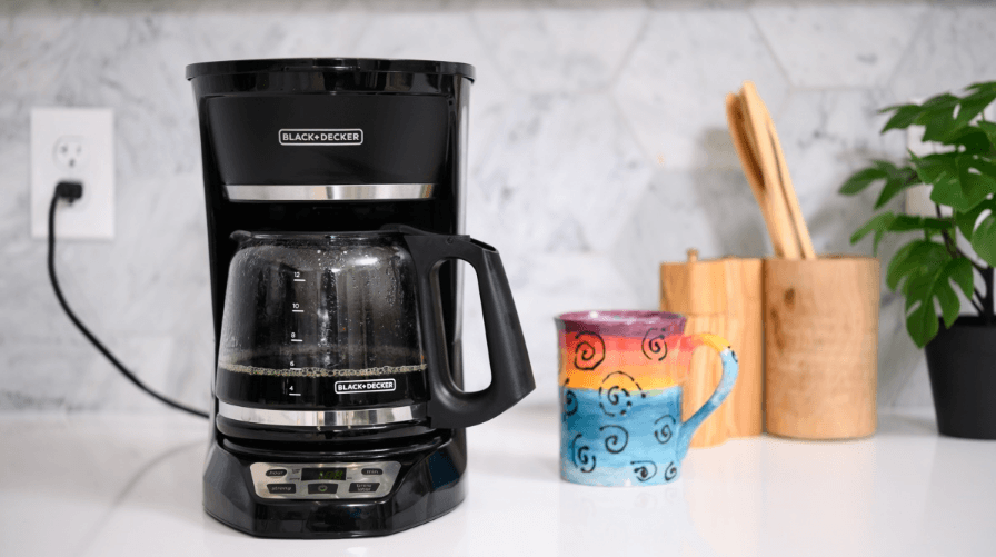 BLACK DECKER CM1110B Coffee Maker Use and Care Manual