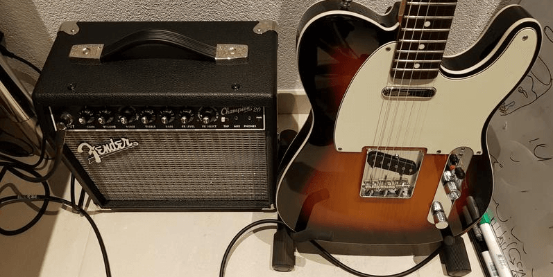 Fender Champion 20 Guitar Amplifier User Manual Fender Champion 20 Guitar Amplifier-featured