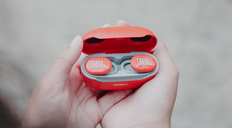 JBL Endurance RACE TWS Earbuds User Manual