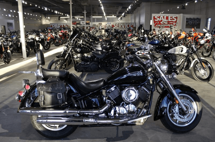 Yamaha V star 1100 Bike User Manual