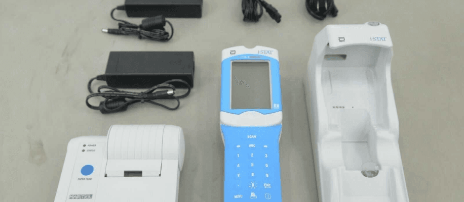 Abbott i stat 1 Portable Blood Analyzer-featured