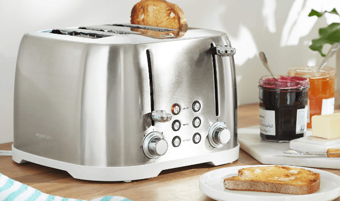Amazon Basics B07ST1XVML 4 Slot Toaster-featured