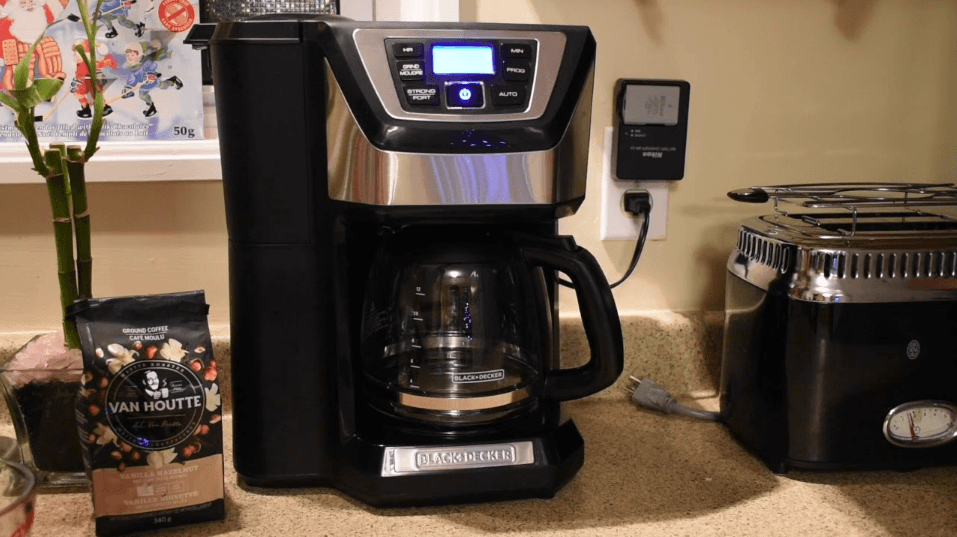 BLACK DECKER CM5000B 12-Cup Mill and Brew Coffee Maker User Manual
