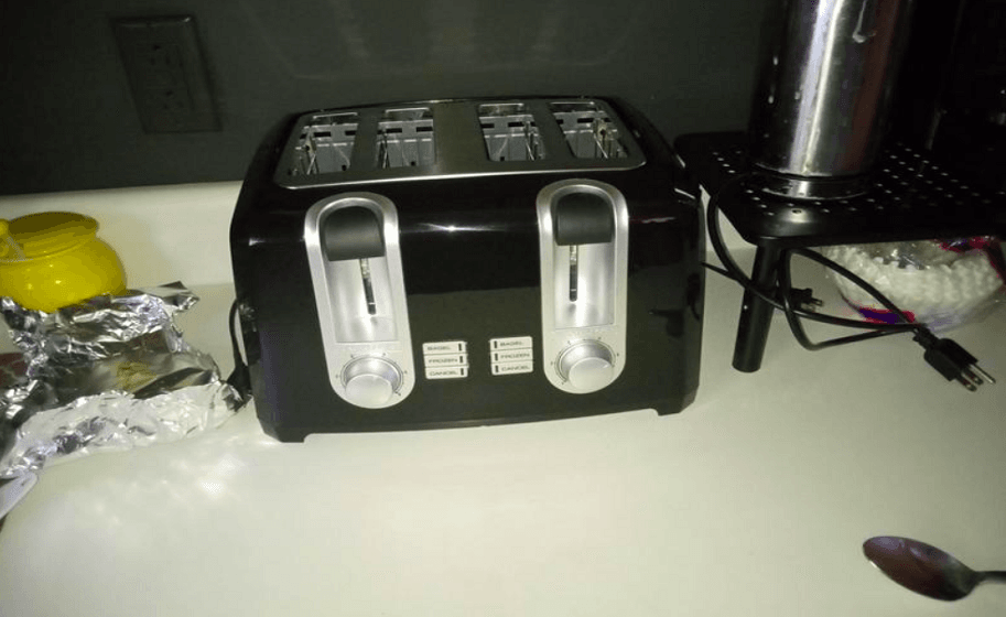 BLACK DECKER T2569BC 2-Slice Toaster User Manual BLACK DECKER T2569BC 2-Slice Toaster User Manual-FEATURED