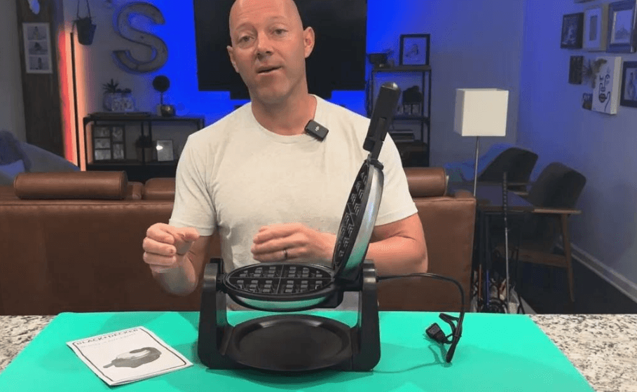 BLACK DECKER WM1404S Flip Waffle Maker-featured