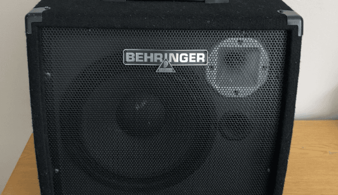 Behringer K900FX Ultratone PA Amplifier User Manual Behringer K900FX Ultratone PA Amplifier-featured