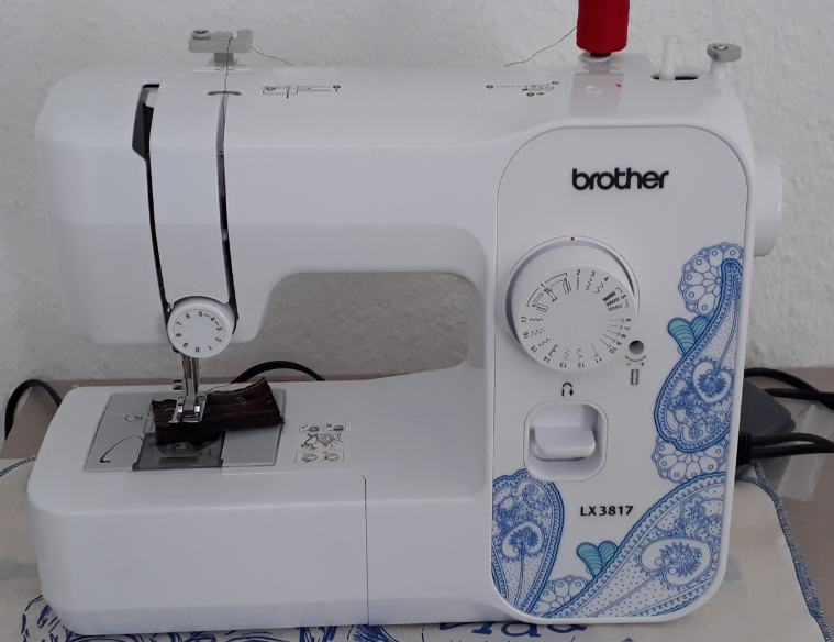 Brother LX3817 Sewing Machine User Manual