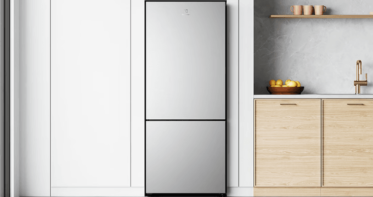 Electrolux LTB1AE24W0 Fridge Freezer User Manual Electrolux LTB1AE24W0 Fridge Freezer-featured