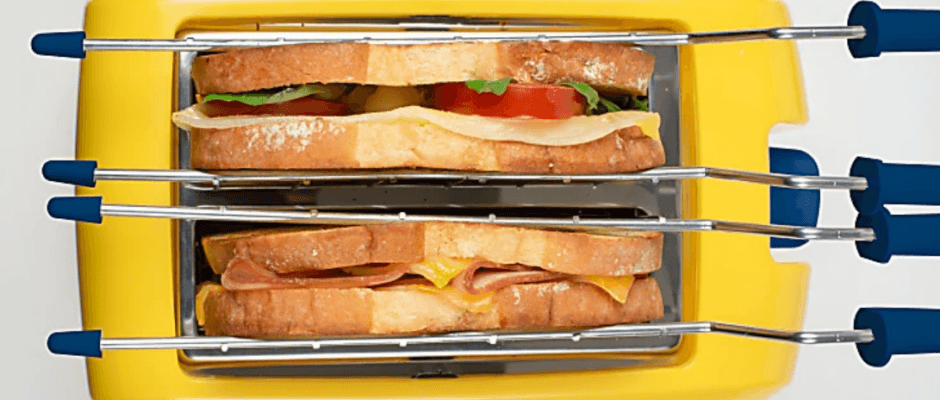 Nostalgia GCT2 Deluxe Grilled Cheese Sandwich Toaster-featured