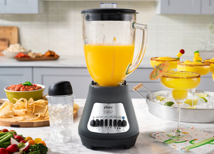 Oster BLSTMEG-G00 Classic Series 8-Speed Blender-featured