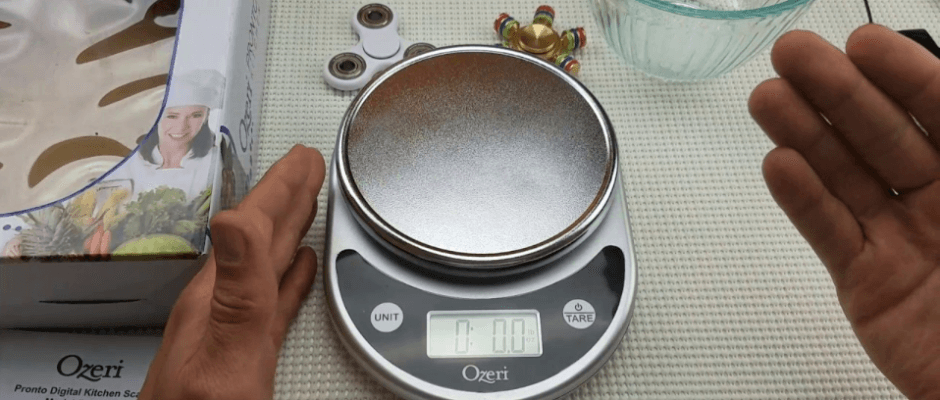 Ozeri Pronto ZK14-GN Digital Multifunction Kitchen Scale User Guide Ozeri Pronto ZK14-GN Digital Multifunction Kitchen Scale-featured