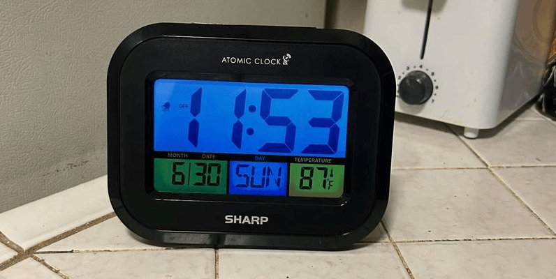 Sharp SPC900 Radio Controlled Atomic Thermo Clock-featured