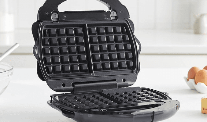 Amazon Basics B0BCPT6JLY 3-in-1 Waffle Maker-featured