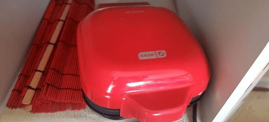 Dash DBBM900 Family Size Egg Bite Maker-featured