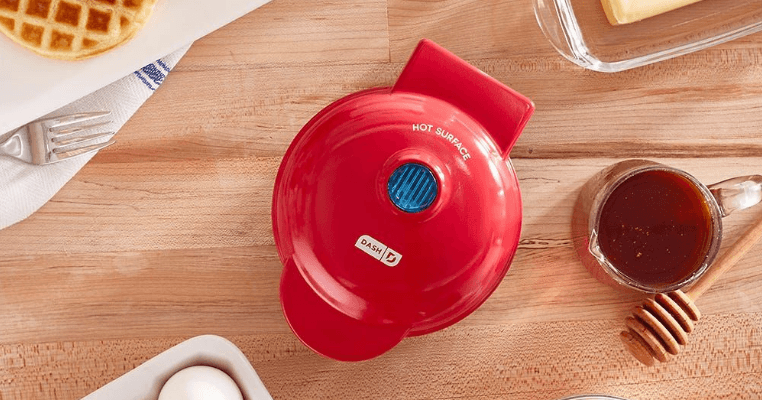 Dash DMSW002 Mini Maker Griddle-featured