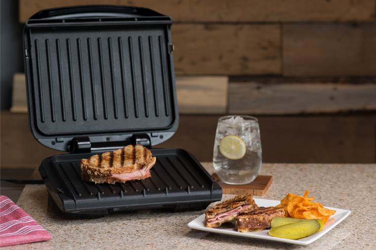 George Foreman GRP1060 4-Serving Removable Plate Electric Grill User Manual