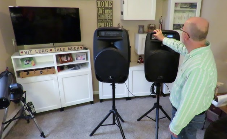 Proreck Party 15 Portable 2000 Watt Powered PA Speaker System-featured