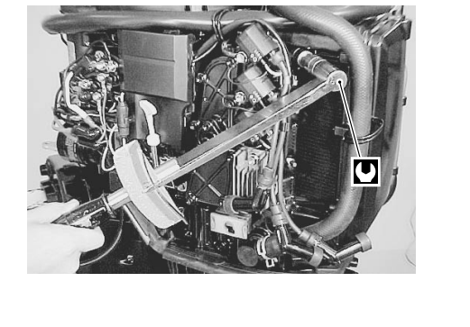 Suzuki DF-25 Outboard Motor34