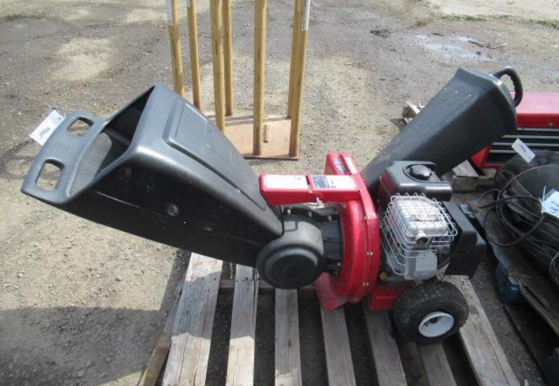 Craftsman 1450 Series Engine Chipper Shredder-featured