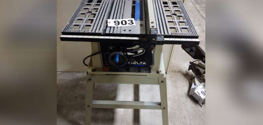 Delta TS200LS 10-inch Motorized Bench Saw-featured