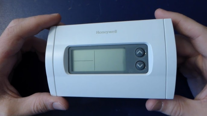 Honeywell RTH2310B Programmable Thermostat Installation Guide