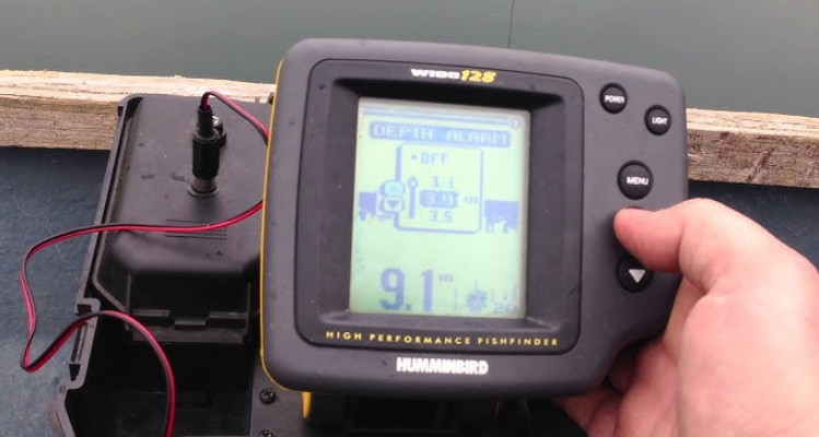 Humminbird Wide Eye Fish Finder-featured