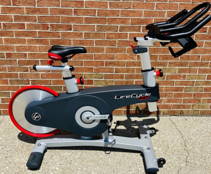 Life Fitness LC-5500R Recumbent Exercise Bike User Guide