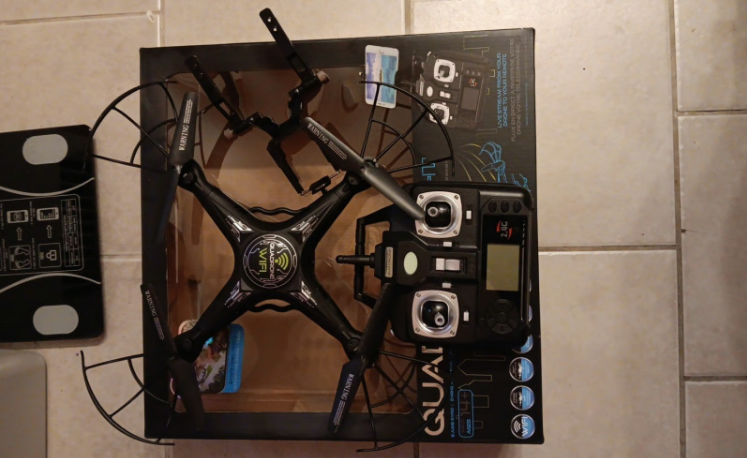 Quadrone i-Sight 6 Axis Gyro Quadcopter Drone User Manual