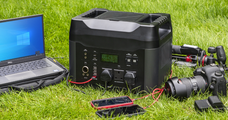 Sealey SPB2200W Portable Power Station-featured