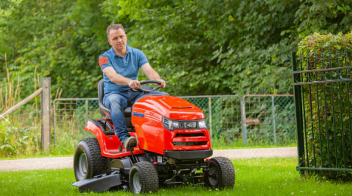 Simplicity 1692967 Regent Lawn Tractor-Mower-featured