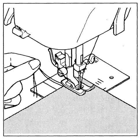 Singer 132 Featherweight Sewing Machine 24