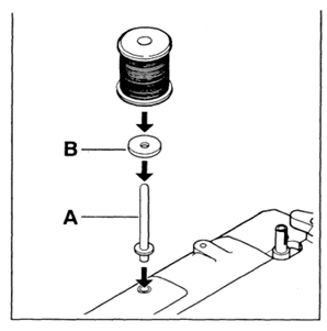 Singer 132 Featherweight Sewing Machine 4